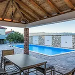 Meri By Interhome Vakantiehuis Pridraga