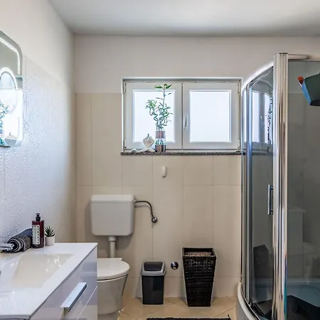 Meri By Interhome Feriehus Pridraga
