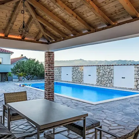 Meri By Interhome Feriehus Pridraga