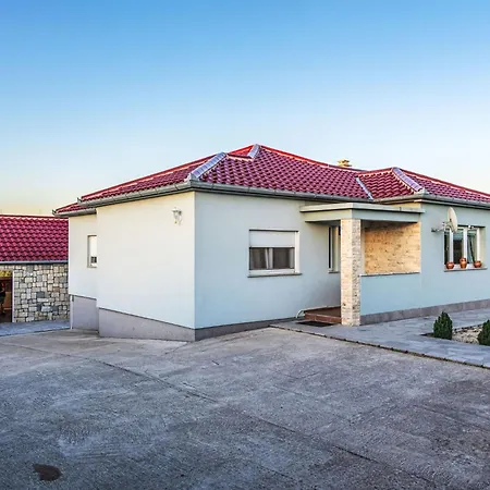 Feriehus Meri By Interhome